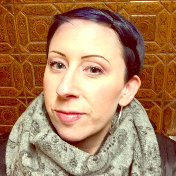 Meet your Posher, Amanda - Picture 6 of 16